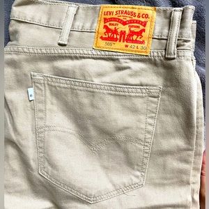 Levi’s 505 camel colour W42 L29 good condition